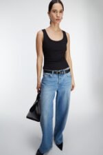Mid-Rise Wide Leg Jean - Image 3