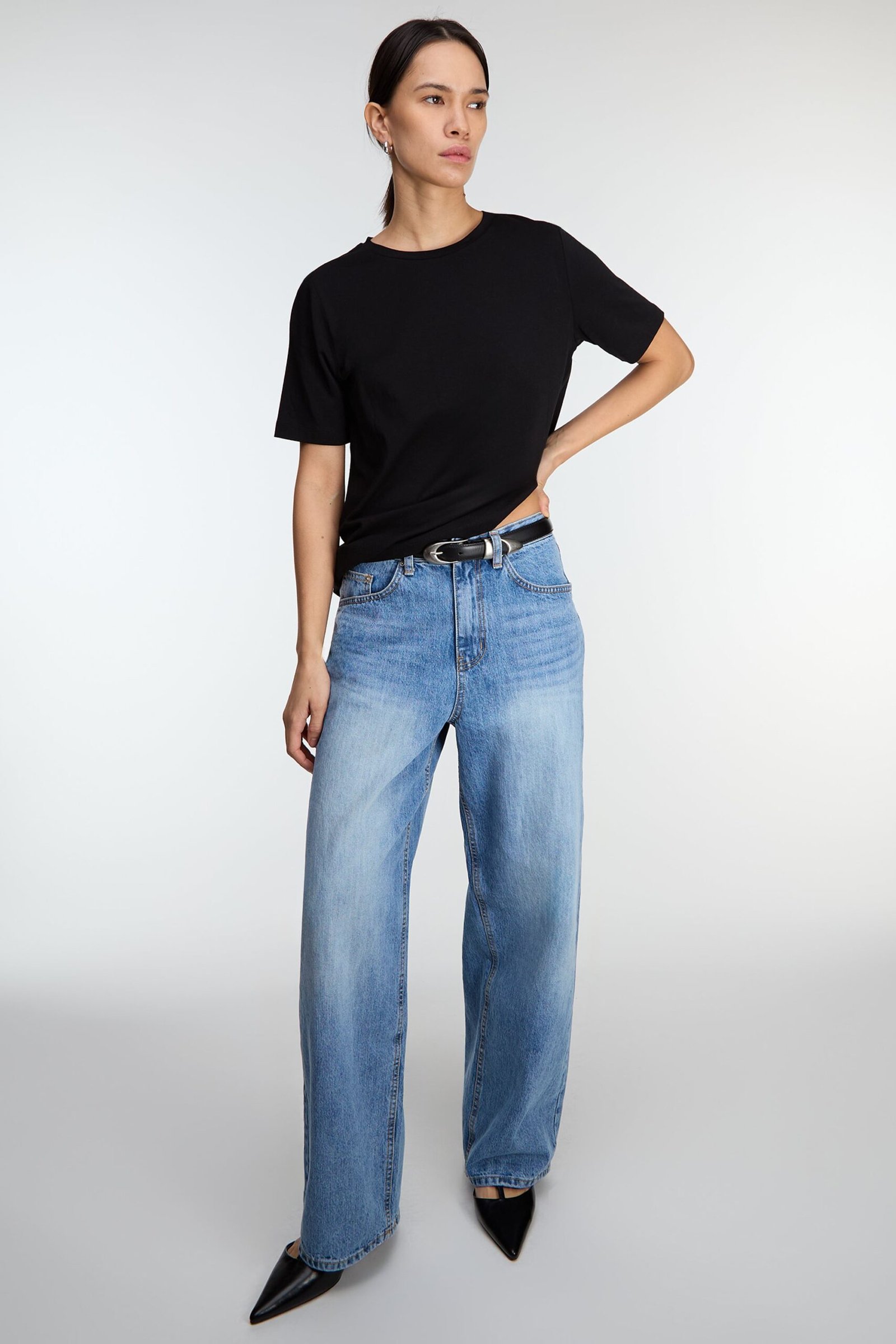 Denim-14904_Light_Wash-1.jpg 30" LENGTH LIGHT WASH CURVED LEG JEAN - Image 1