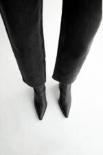 Oak Essential Straight Leg High-Rise Jean - Image 4