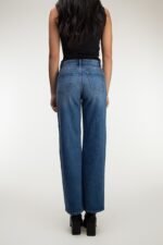 Mid-Rise Straight Leg Jean - Image 4