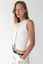 Sleeveless Knit Vest With Buttons - Image 3