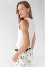 Sleeveless Knit Vest With Buttons - Image 5