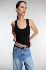 Form Scoop Neck Tank Top - Image 6