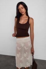 Scoop Neck Cropped Tank Top - Image 2
