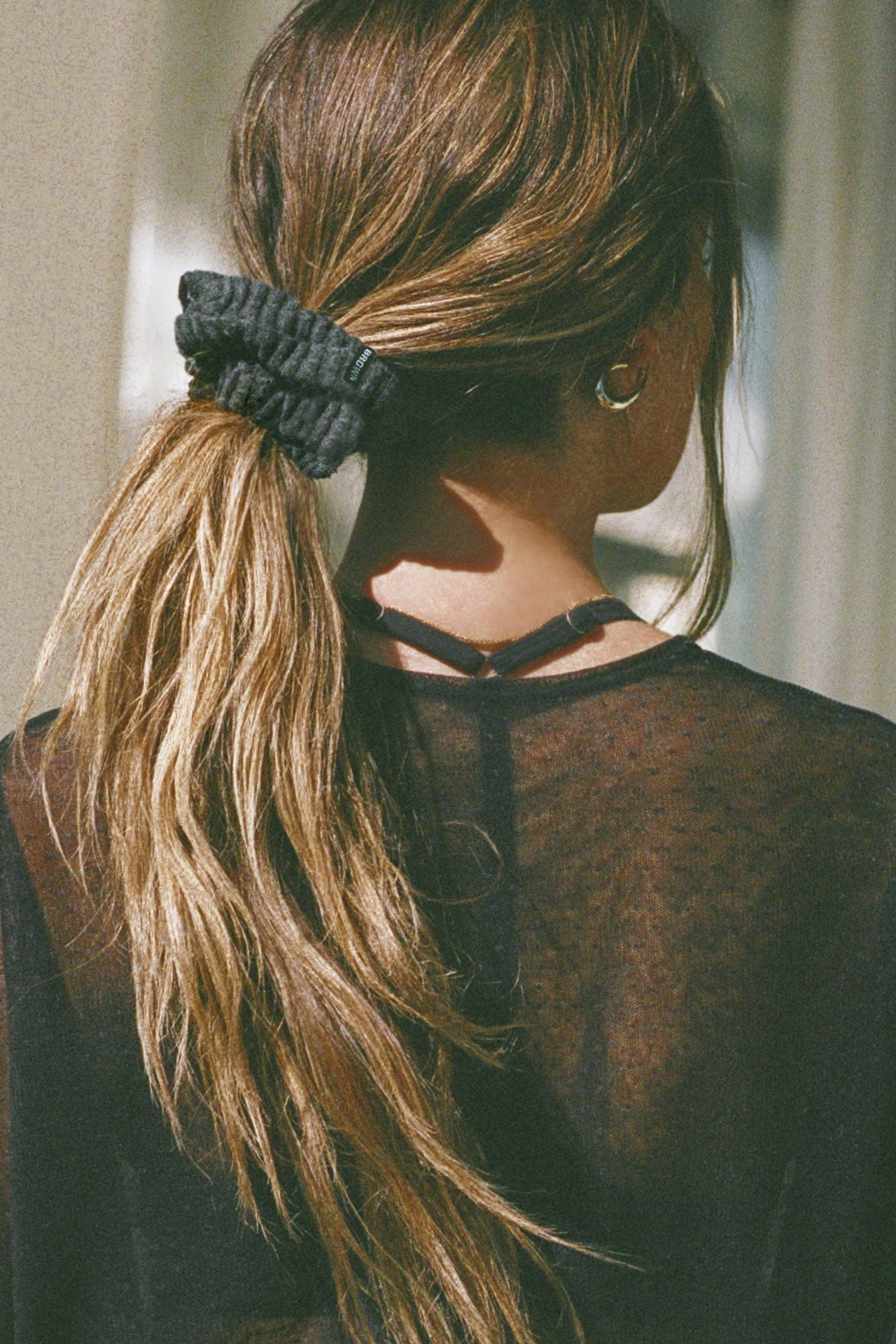 ra-p31548-1 Knit Scrunchie - Image 1